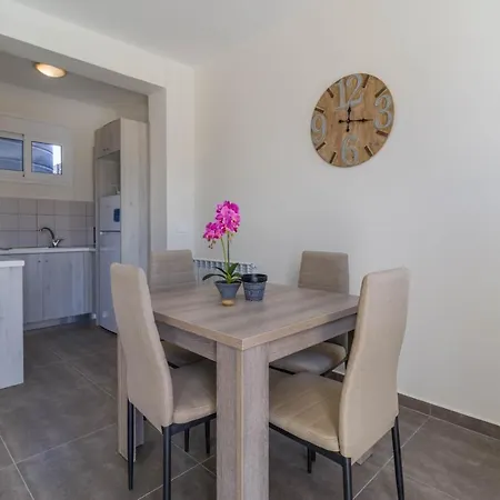 Enchanted Sunlit Retreat ヴィラ