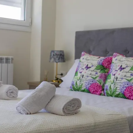 Enchanted Sunlit Retreat ヴィラ *