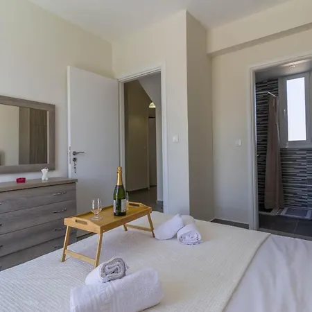 ヴィラ Enchanted Sunlit Retreat イスミア