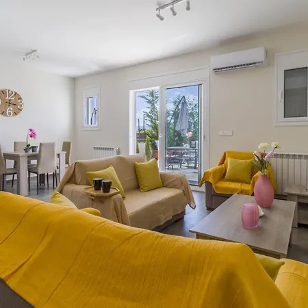 ヴィラ Enchanted Sunlit Retreat