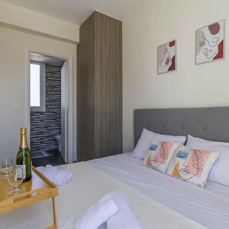 Vila Enchanted Sunlit Retreat *