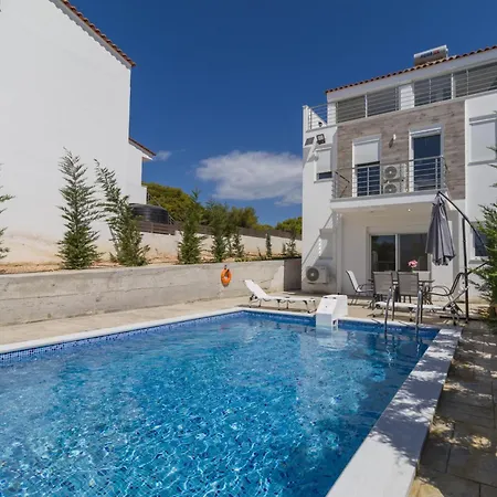 Enchanted Sunlit Retreat Isthmia