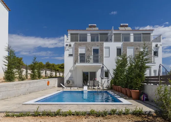 Enchanted Sunlit Retreat Villa