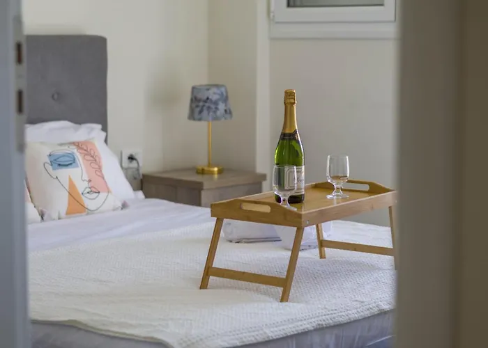 Villa Enchanted Sunlit Retreat *