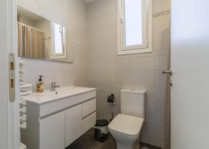 Enchanted Sunlit Retreat Villa *