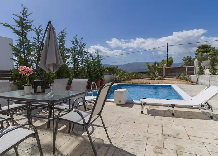 Enchanted Sunlit Retreat Isthmia