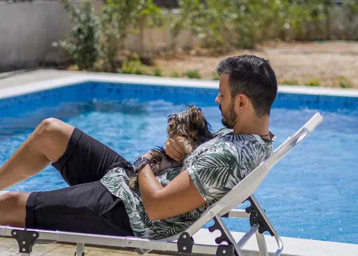 Villa Enchanted Sunlit Retreat