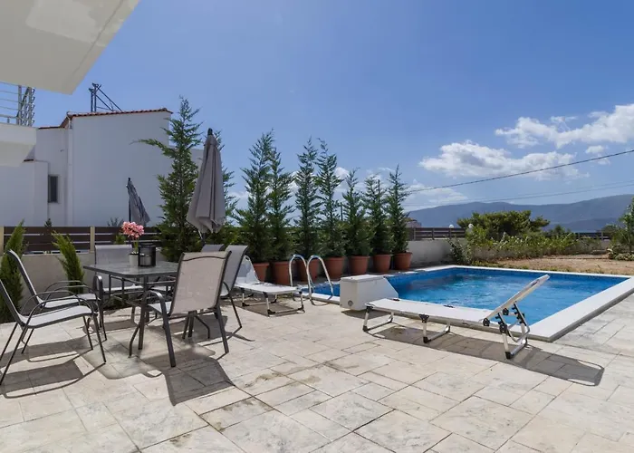 Enchanted Sunlit Retreat * Isthmia