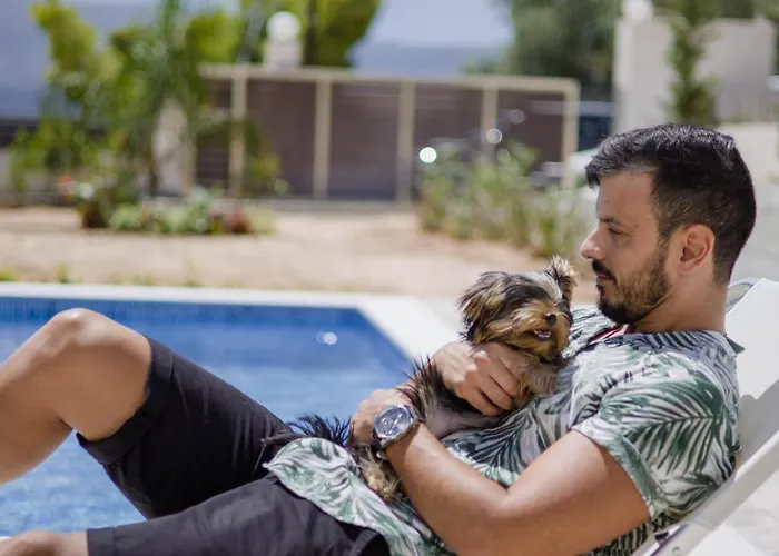 Villa Enchanted Sunlit Retreat